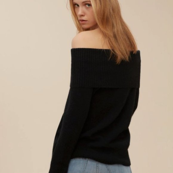 Faretta Off-Shoulder Sweater (Black) - Picture 2 of 5